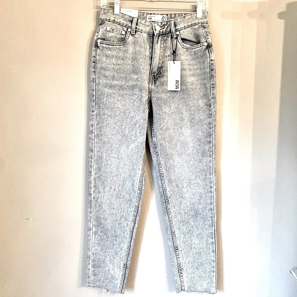 Refuge Vintage High Rise Light Wash Mom Jeans